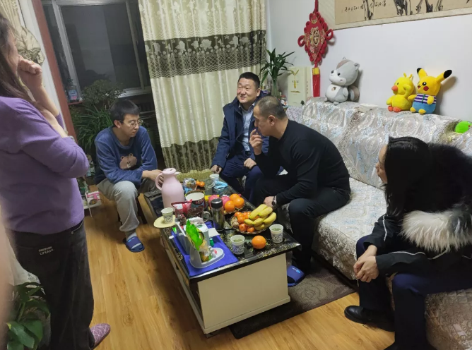 U8国际集团产业开发板块深入开展员工家访活动(图2) U8国际集团产业开发板块深入开展员工家访活动(图2)