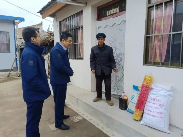U8国际集团深入帮扶村开展春节慰问(图2) U8国际集团深入帮扶村开展春节慰问(图2)