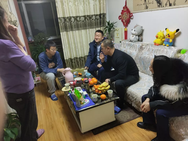 关爱员工冷暖 传递组织温情——U8国际集团组织开展员工家访活动(图2) 关爱员工冷暖 传递组织温情——U8国际集团组织开展员工家访活动(图2)