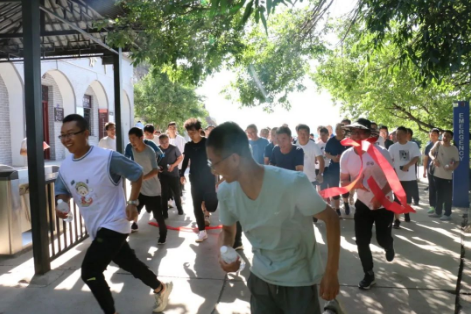 助力文旅市场 展示产投风采——U8国际集团组织开展员工登山比赛活动(图2) 助力文旅市场 展示产投风采——U8国际集团组织开展员工登山比赛活动(图2)