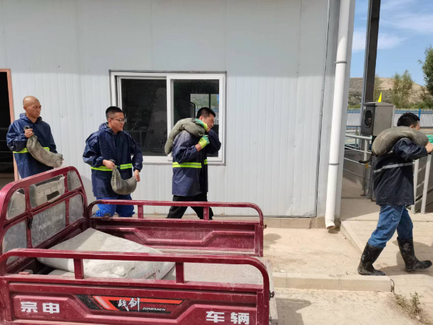 U8国际集团城东污水处理公司开展防汛应急演练活动(图2) U8国际集团城东污水处理公司开展防汛应急演练活动(图2)